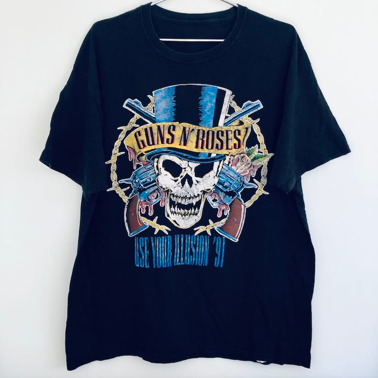 Guns N’ Roses vintage T-shirt with skull and Use Your Illusion ‘91 text