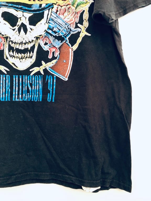 Guns N’ Roses vintage T-shirt with skull and Use Your Illusion ‘91 text